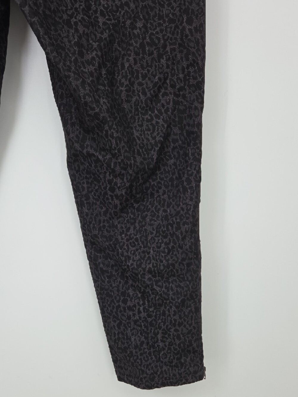 Avenue Jeans Black Leopard Print Pants - Picture 14 of 14